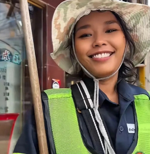 Cư dân mạng khen rằng cô gái này xinh như hoa hậu. Ảnh: Semyon Rezchikov. Cư dân mạng khen rằng cô gái này xinh như hoa hậu. Ảnh: Semyon Rezchikov.