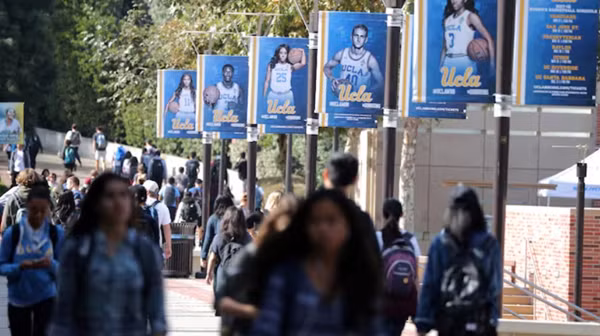 Học sinh, sinh viên quốc tế ở Mỹ và cả những người muốn đến Mỹ du học đã rất hồi hộp, căng thẳng trong những tháng qua. Ảnh minh họa: Reuters.