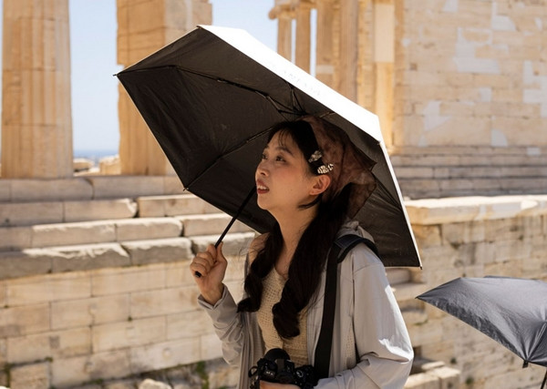 Mùa Hè 2025 dự báo sẽ có nhiều đợt nắng nóng hơn trung bình nhiều năm. Ảnh: AP. Mùa Hè 2025 dự báo sẽ có nhiều đợt nắng nóng hơn trung bình nhiều năm. Ảnh: AP.