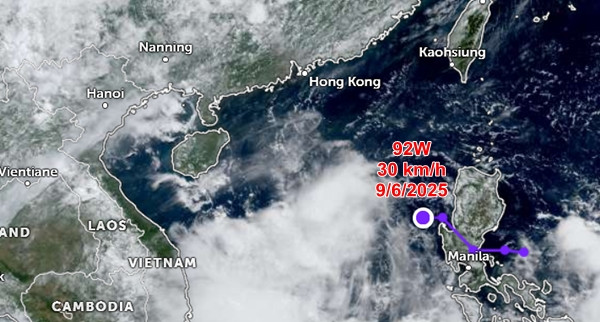 Vị trí hiện tại của vùng áp thấp 92W. Ảnh: Zoom Earth, JMA/ NOAA/ CIRA.
