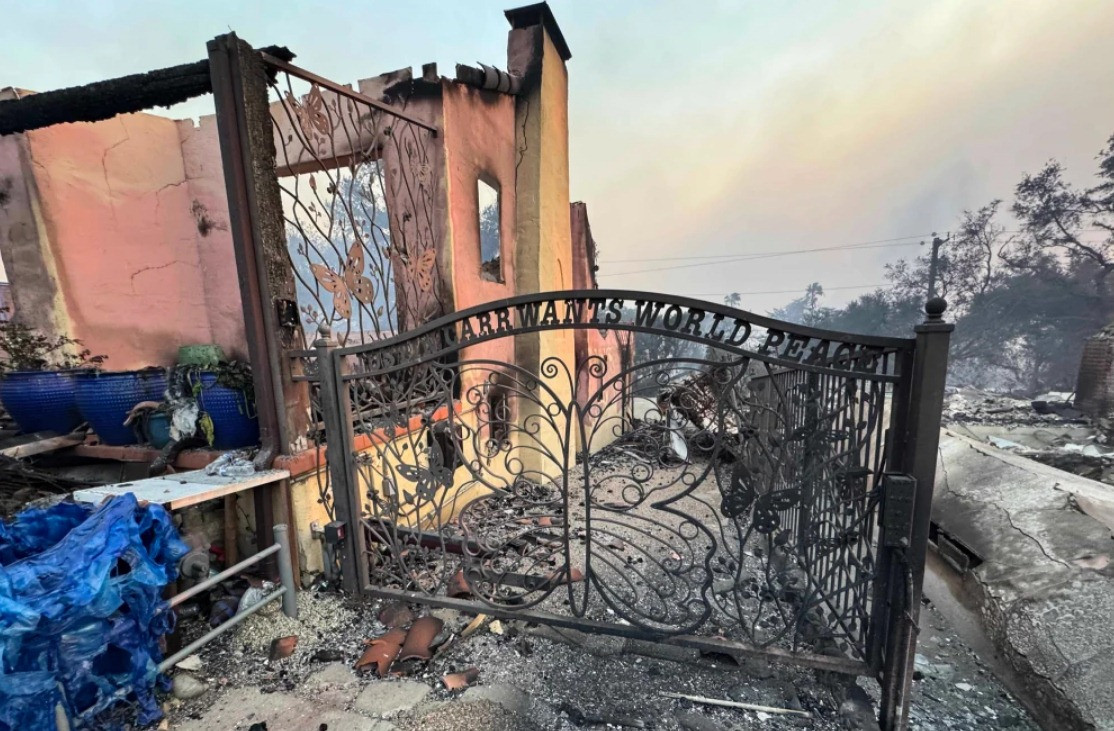 Cánh cổng mang tên Justin. Ảnh: Amber Denker/ NBC News.