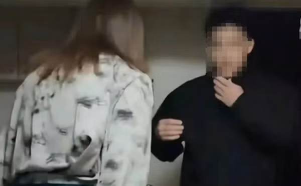 "Vị khách" này được gọi là "Anh Bốn Mùa". Ảnh: 6parknews.