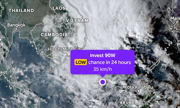Vị trí của áp thấp 90W vào chiều 2/1. Ảnh: Zoom Earth, JMA, JTWC.