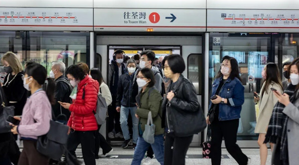 Các nhà chức trách ở Hong Kong (Trung Quốc) và Singapore cũng mới cảnh báo người dân rằng số ca nhiễm COVID lại đang tăng. Ảnh minh họa: Bloomberg. Các nhà chức trách ở Hong Kong (Trung Quốc) và Singapore cũng mới cảnh báo người dân rằng số ca nhiễm COVID lại đang tăng. Ảnh minh họa: Bloomberg.