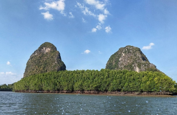 "Đảo đôi" ở Thái Lan mà nhiều người đến để cầu tình duyên. Ảnh: Google Maps.