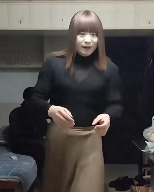 "Hồng Tỷ Nam Kinh" đã quay video "thân mật" với nhiều nam giới. Ảnh: Weibo. "Hồng Tỷ Nam Kinh" đã quay video "thân mật" với nhiều nam giới. Ảnh: Weibo.