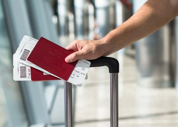 Tiron tự nhận mình từng làm việc cho một hãng hàng không có trụ sở ở Dallas (bang Texas, Mỹ), nhưng thực ra là không phải. Ảnh minh họa: Shutterstock. Tiron tự nhận mình từng làm việc cho một hãng hàng không có trụ sở ở Dallas (bang Texas, Mỹ), nhưng thực ra là không phải. Ảnh minh họa: Shutterstock.