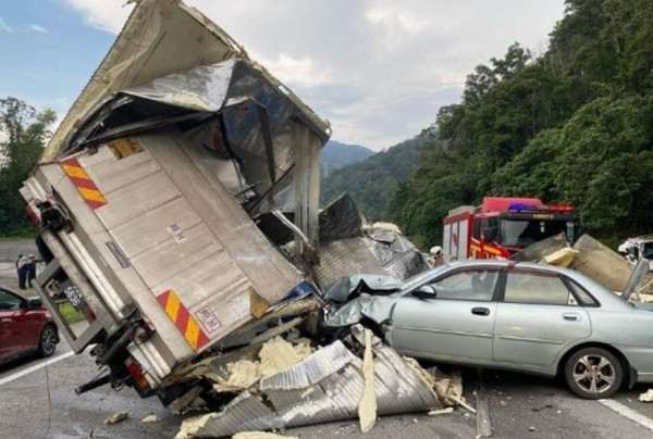 Hiện trường tai nạn. Ảnh: Bernama.