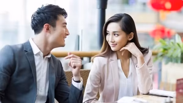 Những công ty môi giới hẹn hò ở Nhật thường đặt yêu cầu về thu nhập đối với khách hàng, đặc biệt là khách hàng nam. Ảnh minh họa: Lunch Actually.
