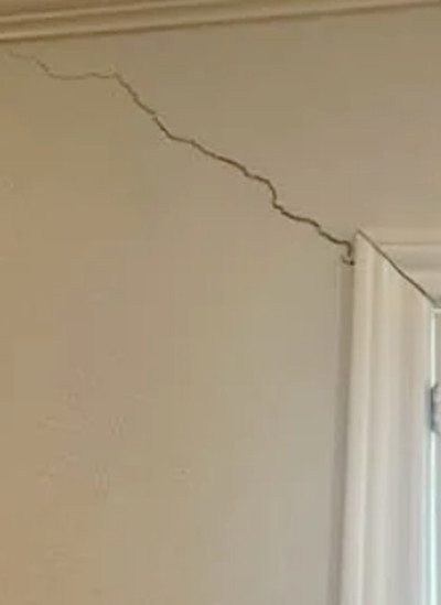 Vết nứt chéo. Ảnh: Anchor.