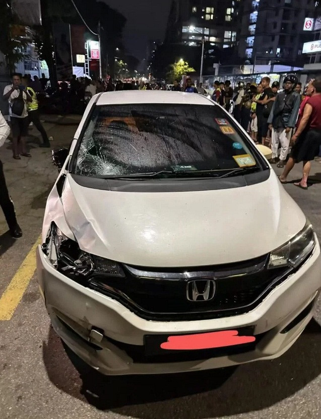 Chiếc xe gây tai nạn tại hiện trường. Ảnh: Facebook.