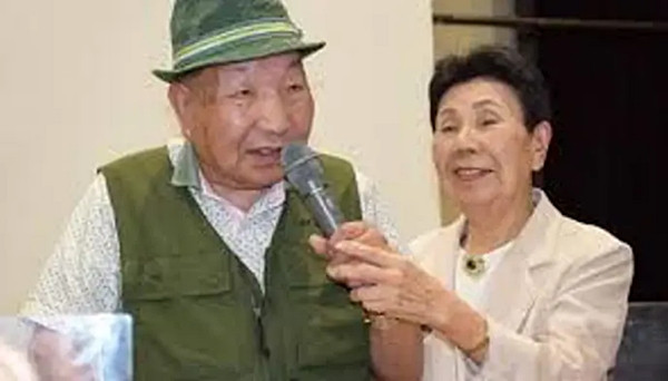 Ông Hakamada (trái) - người đã chịu án oan hơn 4 thập kỷ. Ảnh: The Star.
