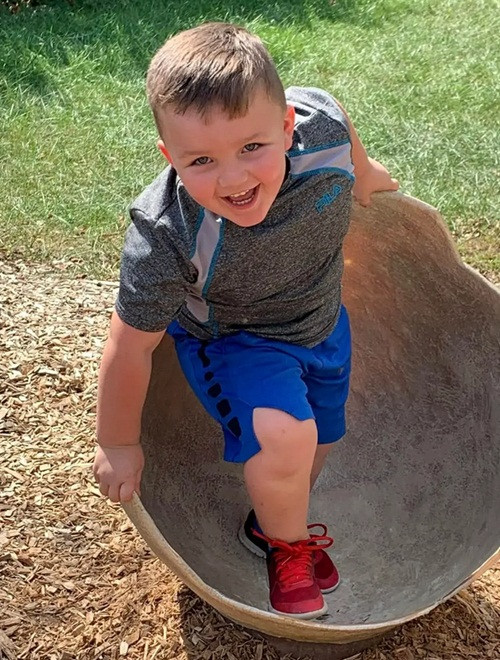 Việc bé Hayden mất tích bí ẩn khiến ai cũng bất ngờ và thương xót. Ảnh: NY Post. Việc bé Hayden mất tích bí ẩn khiến ai cũng bất ngờ và thương xót. Ảnh: NY Post.