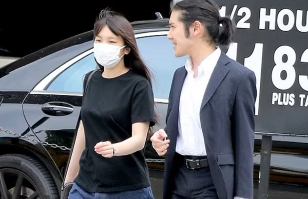 Vợ chồng Mako và Kei Komuro ở Mỹ. Ảnh: AbacaPress/ SplashNews. Vợ chồng Mako và Kei Komuro ở Mỹ. Ảnh: AbacaPress/ SplashNews.