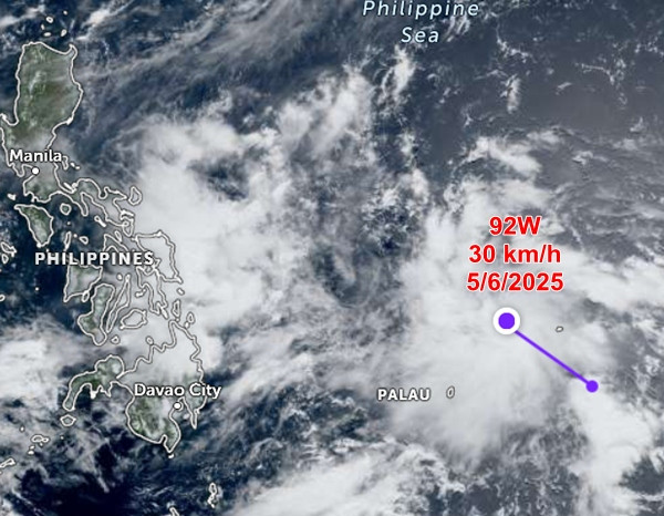 Vị trí hiện tại của vùng áp thấp 92W. Ảnh: Zoom Earth, JMA/ NOAA/ CIRA. Vị trí hiện tại của vùng áp thấp 92W. Ảnh: Zoom Earth, JMA/ NOAA/ CIRA.