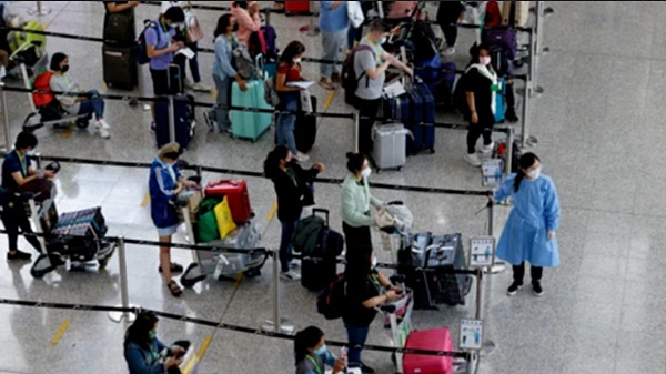 Các nhà chức trách ở Hong Kong (Trung Quốc) nói, mức độ hoạt động của COVID ở đây đang "khá cao". Ảnh minh họa: Reuters. Các nhà chức trách ở Hong Kong (Trung Quốc) nói, mức độ hoạt động của COVID ở đây đang "khá cao". Ảnh minh họa: Reuters.