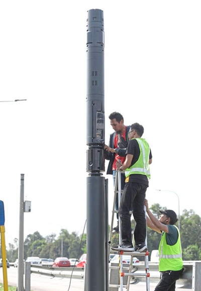 Một số camera đo tốc độ đang được lắp ở Malaysia. Ảnh: The Star. Một số camera đo tốc độ đang được lắp ở Malaysia. Ảnh: The Star.