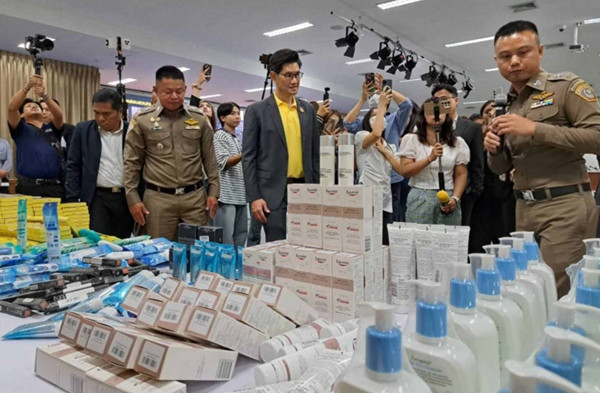 Nhiều sản phẩm giả bị cảnh sát Thái Lan phát hiện và thu giữ. Ảnh: Bangkok Post.