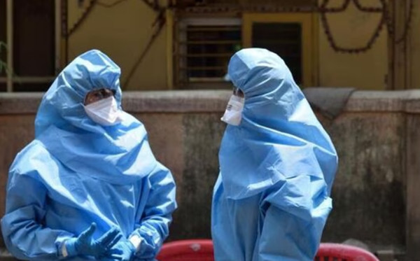 Các chuyên gia y tế ở Ấn Độ mới họp về tình hình gia tăng số ca nhiễm COVID-19. Ảnh: HT PRINT. Các chuyên gia y tế ở Ấn Độ mới họp về tình hình gia tăng số ca nhiễm COVID-19. Ảnh: HT PRINT.