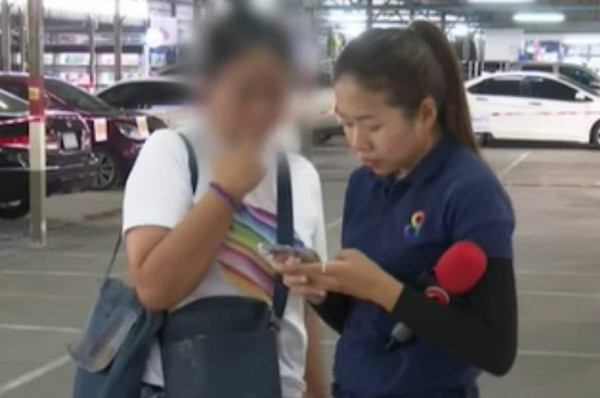 Cô Whee - người vợ ở Thái Lan của Ji Tan - quyết định không tranh giành gì với người vợ chính thức. Ảnh: Channel 8. Cô Whee - người vợ ở Thái Lan của Ji Tan - quyết định không tranh giành gì với người vợ chính thức. Ảnh: Channel 8.