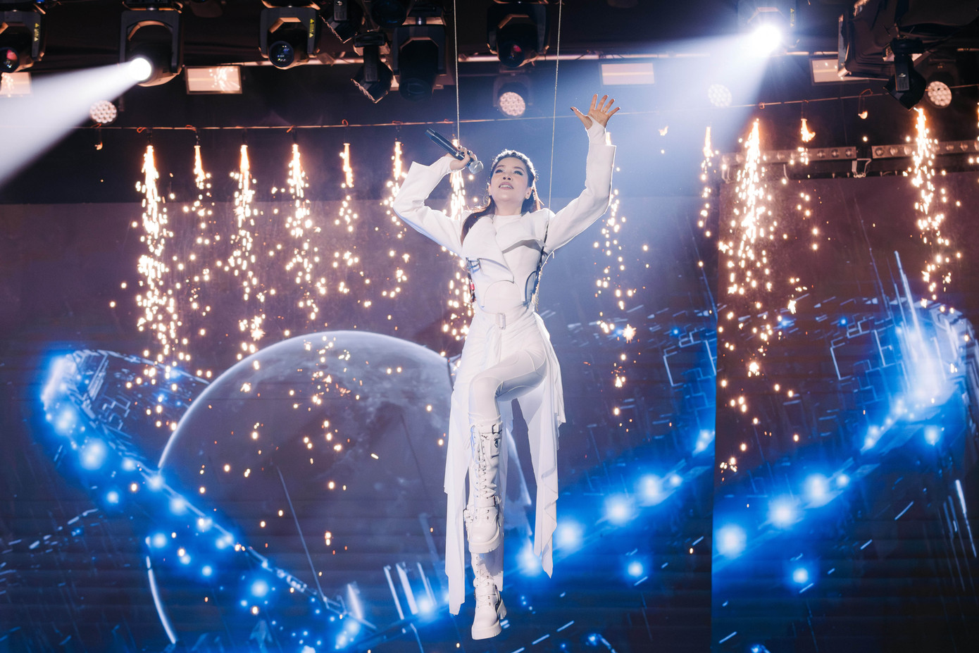 Những màn đu bay dễ gây ấn tượng với khán giả. Ảnh: BTC