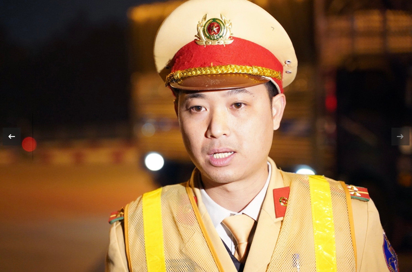 Đại úy Đỗ Trung Hiếu, Tổ trưởng tổ công tác cho biết, qua các đợt cao điểm xử lý vi phạm về trật tự an toàn giao thông, nhất là xử lý vi phạm nồng độ cồn, đơn vị nhận thấy tình trạng tài xế điều khiển xe sử dụng rượu bia đã giảm rõ rệt. Quá trình công tác, lực lượng chức năng không chỉ xử lý mà còn tuyên truyền cho người dân biết việc đã lái xe thì không uống rượu bia. Thực hiện cao điểm, từ nay đến cuối năm, Đội CSGT - trật tự, Công an quận Hà Đông tiếp tục bố trí lực lượng làm việc 24/24h.