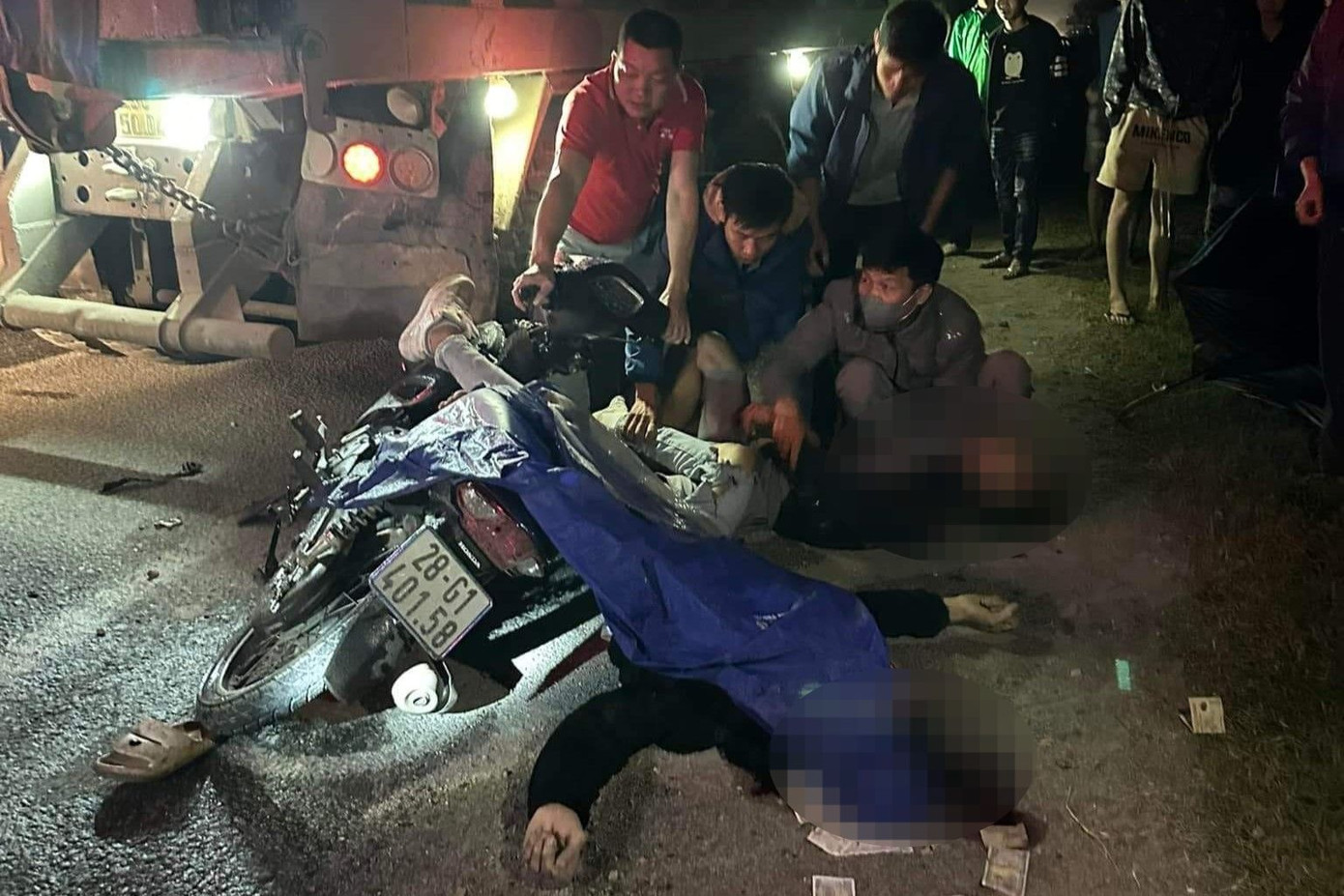 Hiện trường vụ tai nạn khiến 2 người thương vong Hiện trường vụ tai nạn khiến 2 người thương vong