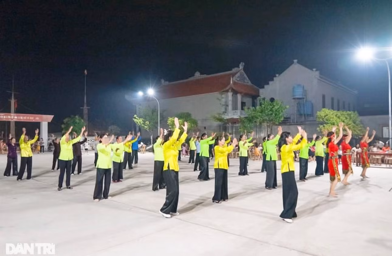 Mỗi người dân nên có ý thức tránh gây ô nhiễm tiếng ồn khi tham gia các hoạt động dân vũ, thể thao văn nghệ tập thể (Ảnh minh họa: Hồng Anh).