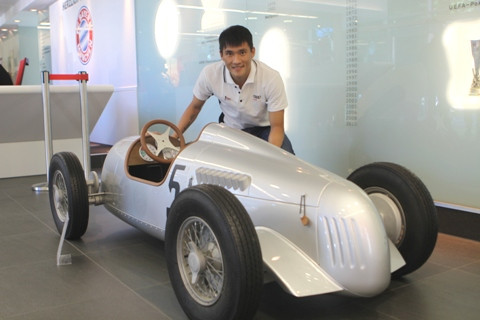 Công Vinh tới trung tâm huấn luyện của Bayern Munich