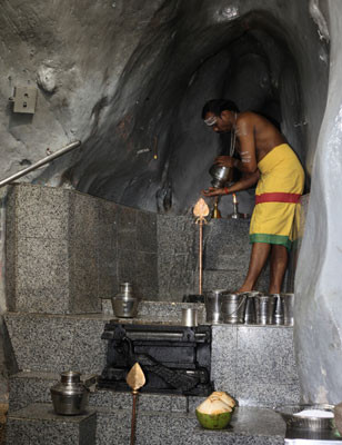 Batu, vùng đất thiêng của giới pháp sư Đông Nam Á ảnh 2