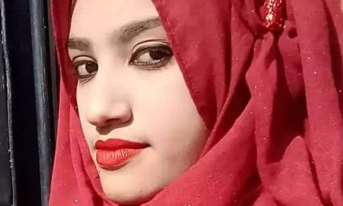 Nữ sinh bị thiêu sống vì tố giác hiệu trưởng xâm hại ảnh 1