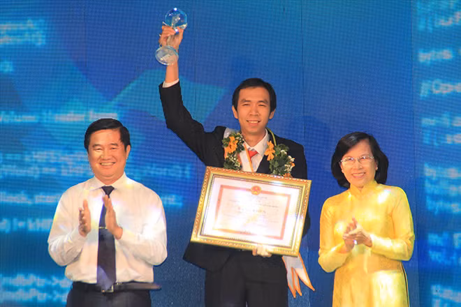 Khát khao cống hiến cho đời ảnh 1