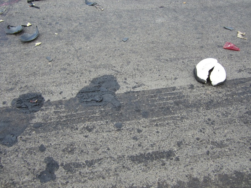 Chất thải bị rơi trên đường dẫn đến tai nạn