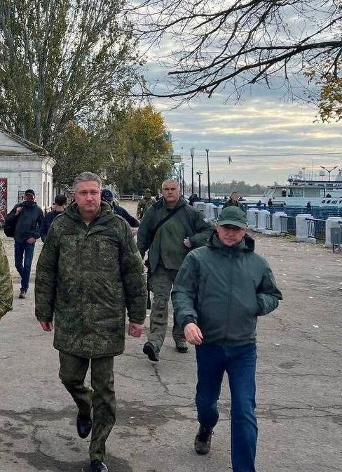 Ông Sergei Aksyonov (trái) và ông Sergei Kiriyenko (phải). Ảnh: Telegram