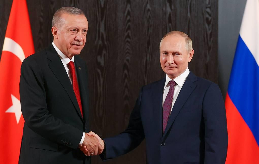 Tổng thống Nga Vladimir Putin (phải) và Tổng thống Thổ Nhĩ Kỳ Recep Tayyip Erdogan. Ảnh: Tass