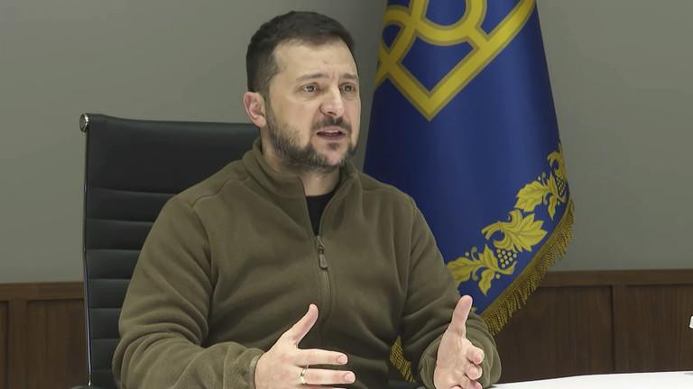 Tổng thống Ukraine Zelensky phát biểu trực tuyến trước các lãnh đạo G7 hôm 11/10. Ảnh: AP