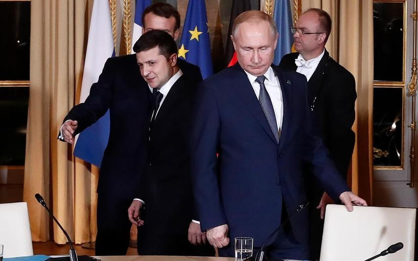 Tổng thống Nga Putin và Tổng thống Ukraine Zelensky gặp nhau hồi năm 2019. Ảnh: AP Tổng thống Nga Putin và Tổng thống Ukraine Zelensky gặp nhau hồi năm 2019. Ảnh: AP