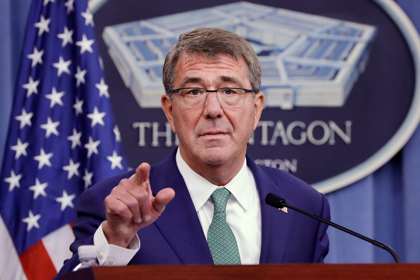 Ông Ash Carter. Ảnh: AP