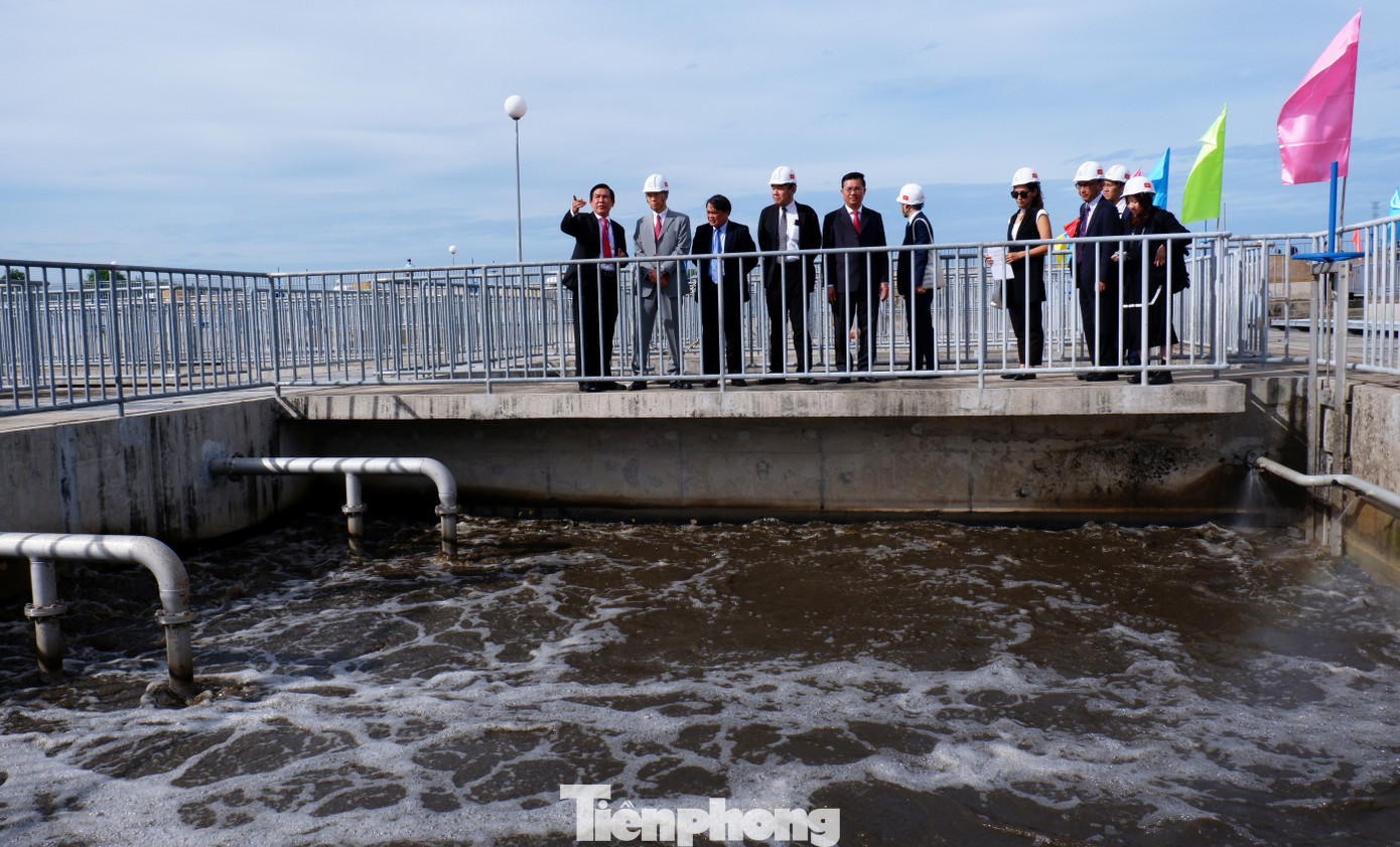 Theo Ban Giao thông TPHCM, với vốn vay ODA từ Chính phủ Nhật Bản và vốn đối ứng của TPHCM, dự án cải thiện môi trường nước thành phố giai đoạn 1 và 2 đã được thực hiện và giai đoạn 3 (sẽ triển khai trong giai đoạn 2025-2030) sẽ thu gom, xử lý toàn bộ lượng nước thải sinh hoạt trong toàn lưu vực kênh Tàu Hũ - Bến Nghé - kênh Đôi - kênh Tẻ, nâng cao chất lượng sống cho khoảng 3,4 triệu dân trên địa bàn 8 quận, huyện của thành phố.