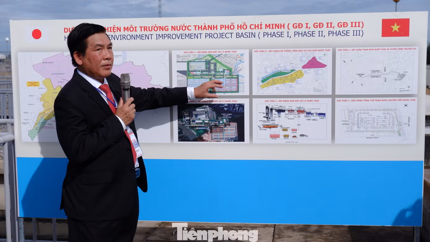 Ông Lương Minh Phúc - Giám đốc Ban Giao thông TPHCM cho biết: "Sau thời gian triển khai thực hiện dự án cải tạo môi trường nước TPHCM giai đoạn 1 và 2. Đến nay, một cù lao sình lầy, lau sậy ở xã Bình Hưng, huyện Bình Chánh đã trở thành một nhà máy xử lý nước thải hiện đại với công suất xử lý nước thải 469.000m3/ngày đêm, lớn nhất trong cả nước tính đến thời điểm hiện tại". Ông Lương Minh Phúc - Giám đốc Ban Giao thông TPHCM cho biết: "Sau thời gian triển khai thực hiện dự án cải tạo môi trường nước TPHCM giai đoạn 1 và 2. Đến nay, một cù lao sình lầy, lau sậy ở xã Bình Hưng, huyện Bình Chánh đã trở thành một nhà máy xử lý nước thải hiện đại với công suất xử lý nước thải 469.000m3/ngày đêm, lớn nhất trong cả nước tính đến thời điểm hiện tại".