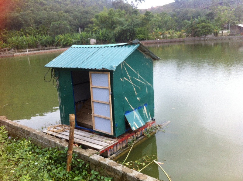 Hiện trường lều nổi làm chết hai học sinh. Ảnh: Hoàng Lam