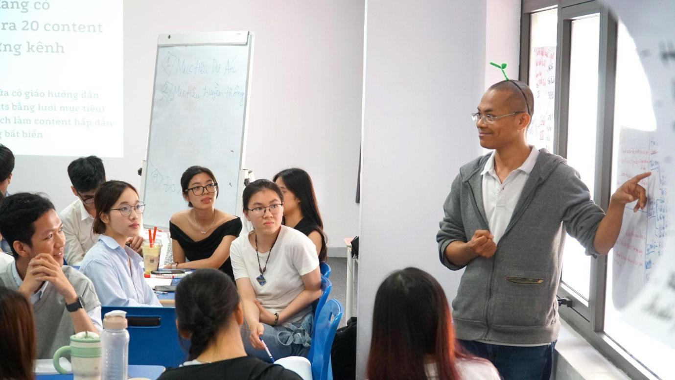 Sinh viên tham gia tập huấn Truyền thông tạo tác động xã hội Sinh viên tham gia tập huấn Truyền thông tạo tác động xã hội