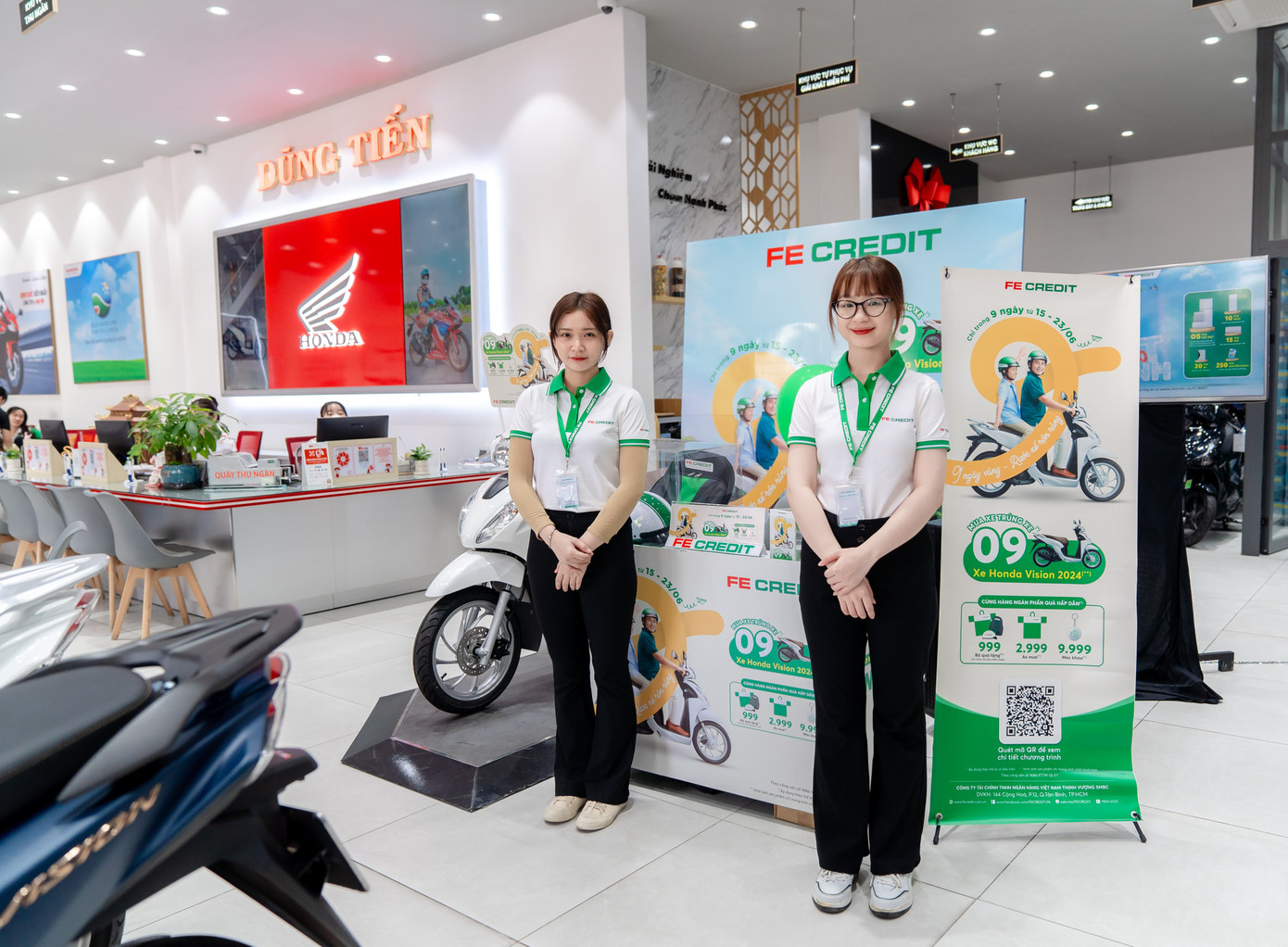 Sản phẩm vay mua xe máy trả góp của FE CREDIT “được lòng” nhiều người dùng trẻ nhờ thủ tục nhanh chóng, cùng loạt ưu đãi hấp dẫn