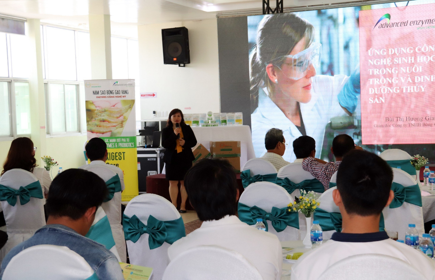 Tư vấn, hướng dẫn bà con nông dân tỉnh Bến tre ứng dụng giải pháp công nghệ sinh học trong nuôi tôm công nghệ cao.