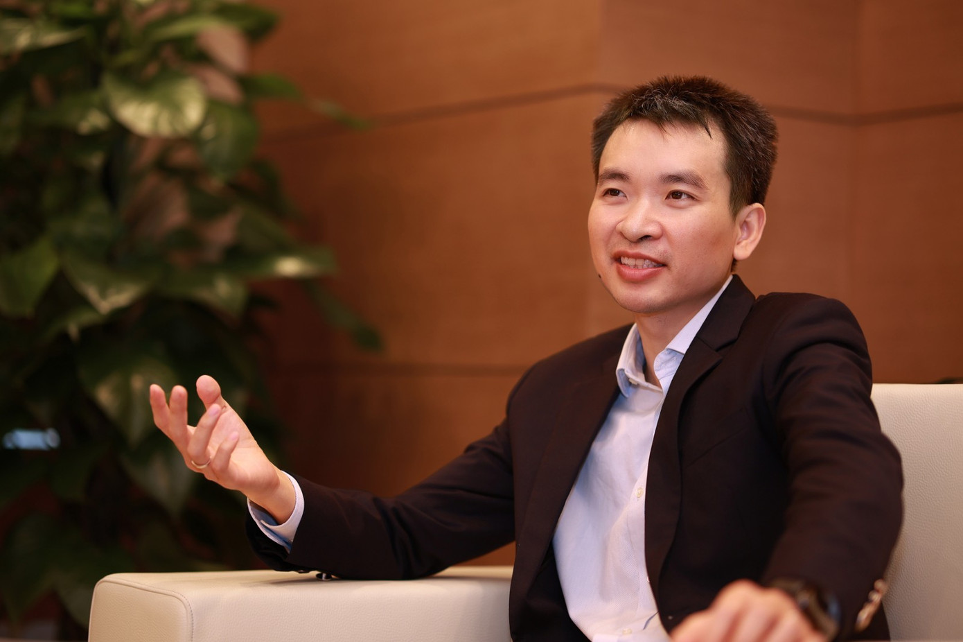 Ông Lê Thành Công, Phó TGĐ Viettel Solutions cho biết, 2 cụm từ quan trọng trong tiến trình thực hiện Đề án 06 là Chia sẻ và Đồng bộ. Ông Lê Thành Công, Phó TGĐ Viettel Solutions cho biết, 2 cụm từ quan trọng trong tiến trình thực hiện Đề án 06 là Chia sẻ và Đồng bộ.