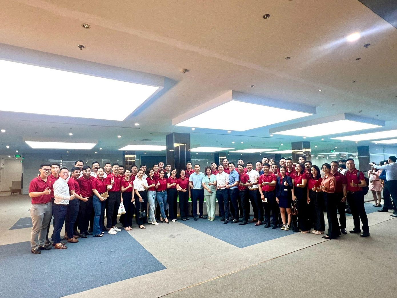 Đội ngũ tư vấn dự án Vinhomes của SaleReal với kinh nghiệm 7 - 14 năm bất động sản