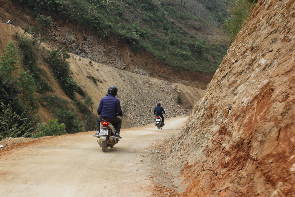 Việc hoàn thiện đường giao thông nông thôn giúp các địa phương về đích nông thôn mới Việc hoàn thiện đường giao thông nông thôn giúp các địa phương về đích nông thôn mới
