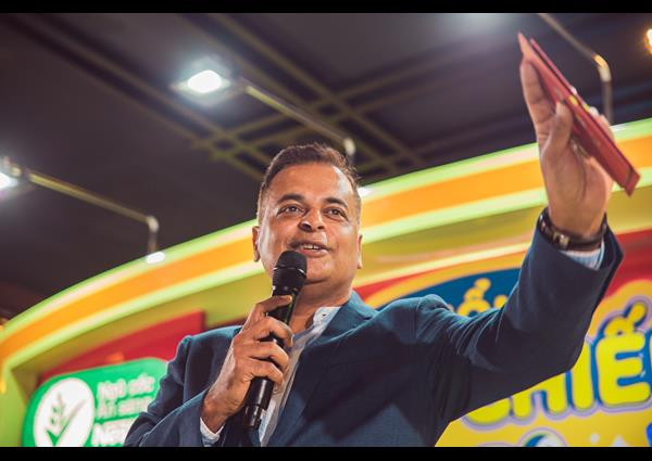 Tổng Giám đốc Công ty TNHH Nestlé Việt Nam - Binu Jacob phát biểu mở màn Buổi công chiếu nội bộ phim “Kẻ trộm mặt trăng 4” của nhãn hàng Ngũ cốc ăn sáng Nestlé