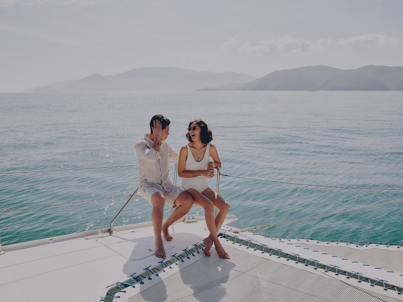 Vợ chồng diễn viên nổi tiếng Ngô Thanh Vân yêu thích trải nghiệm du thuyền Catamaran Voyage của Gran Mélia Nha Trang