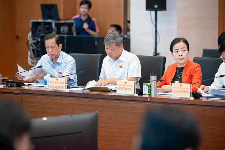 Tại phiên giải trình ngày 4/5/2024, nhiều đại biểu kiến nghị cần có đánh giá khoa học về tác hại của thuốc lá thế hệ mới